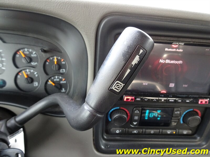 2004 Chevrolet Silverado 2500 LT 4dr Crew Cab LT - Photo 16 - Cincinnati, OH 45255
