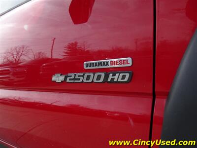 2004 Chevrolet Silverado 2500 LT 4dr Crew Cab LT - Photo 7 - Cincinnati, OH 45255