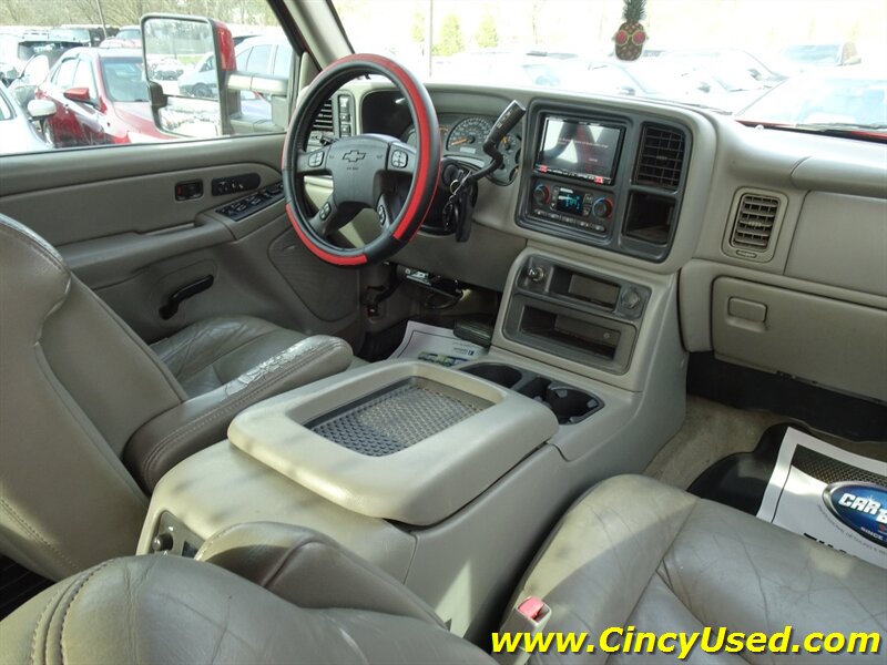 2004 Chevrolet Silverado 2500 LT 4dr Crew Cab LT - Photo 13 - Cincinnati, OH 45255
