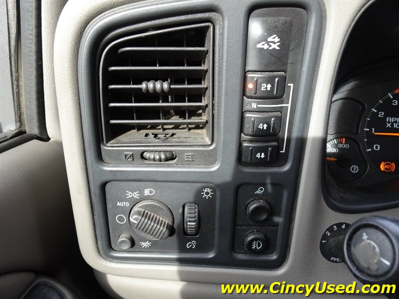 2004 Chevrolet Silverado 2500 LT 4dr Crew Cab LT - Photo 19 - Cincinnati, OH 45255