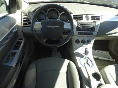 2009 Chrysler Sebring Touring  2.7L V6 FWD - Photo 9 - Cincinnati, OH 45255