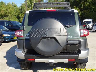 2014 Toyota FJ Cruiser   - Photo 9 - Cincinnati, OH 45255
