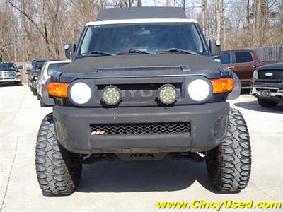 2007 Toyota FJ Cruiser   - Photo 2 - Cincinnati, OH 45255