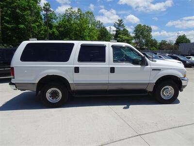 2003 Ford Excursion XLT   - Photo 2 - Cincinnati, OH 45255