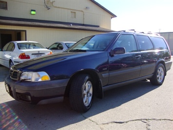 1998 Volvo V70 XC   - Photo 11 - Cincinnati, OH 45255