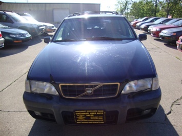 1998 Volvo V70 XC   - Photo 2 - Cincinnati, OH 45255