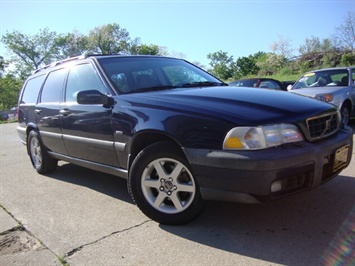 1998 Volvo V70 XC   - Photo 10 - Cincinnati, OH 45255