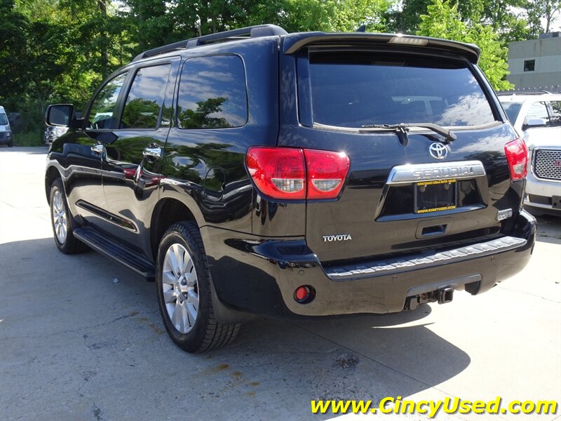 2010 Toyota Sequoia Platinum - Photo 8 - Cincinnati, OH 45255