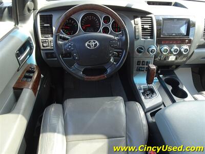 2010 Toyota Sequoia Platinum - Photo 9 - Cincinnati, OH 45255