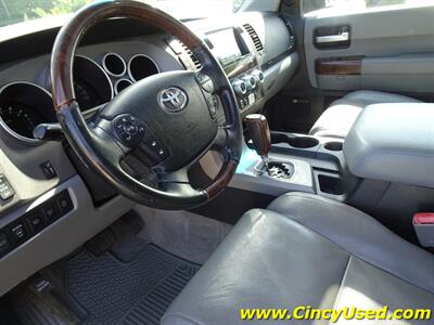 2010 Toyota Sequoia Platinum - Photo 10 - Cincinnati, OH 45255
