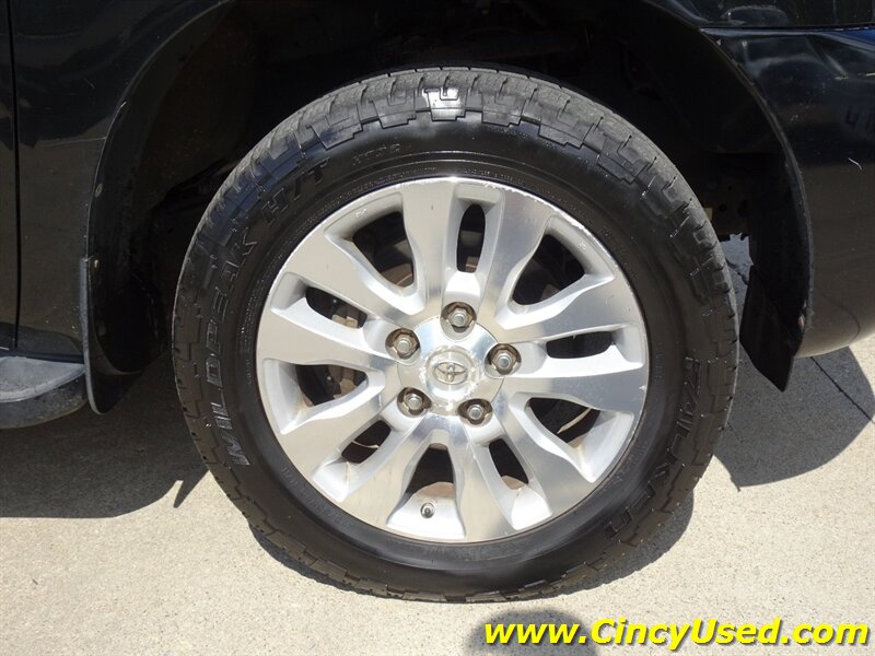 2010 Toyota Sequoia Platinum - Photo 35 - Cincinnati, OH 45255