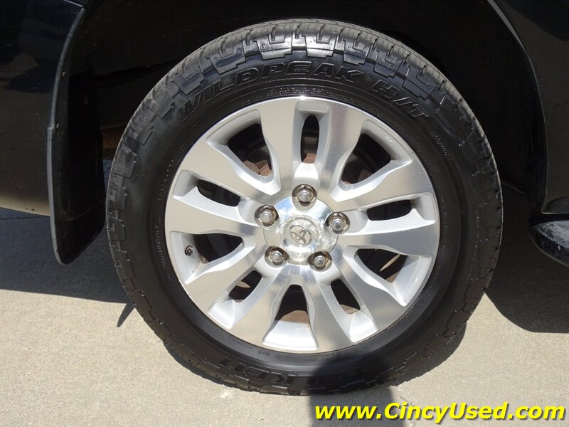 2010 Toyota Sequoia Platinum - Photo 36 - Cincinnati, OH 45255