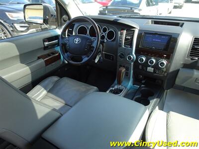 2010 Toyota Sequoia Platinum - Photo 16 - Cincinnati, OH 45255