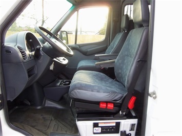 2004 Dodge 2500 Sprinter Vans Super High Ceiling   - Photo 17 - Cincinnati, OH 45255