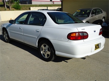 2005 Chevrolet Malibu Classic   - Photo 4 - Cincinnati, OH 45255