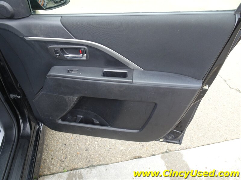 2012 Mazda MAZDA5 Grand Touring - Photo 32 - Cincinnati, OH 45255