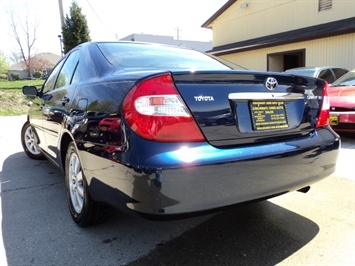 2002 Toyota Camry XLE   - Photo 13 - Cincinnati, OH 45255