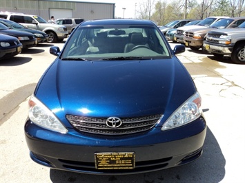 2002 Toyota Camry XLE   - Photo 2 - Cincinnati, OH 45255