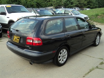 2000 Volvo V40   - Photo 6 - Cincinnati, OH 45255