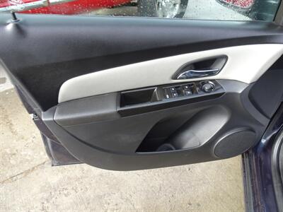 2014 Chevrolet Cruze LS Auto   - Photo 22 - Cincinnati, OH 45255