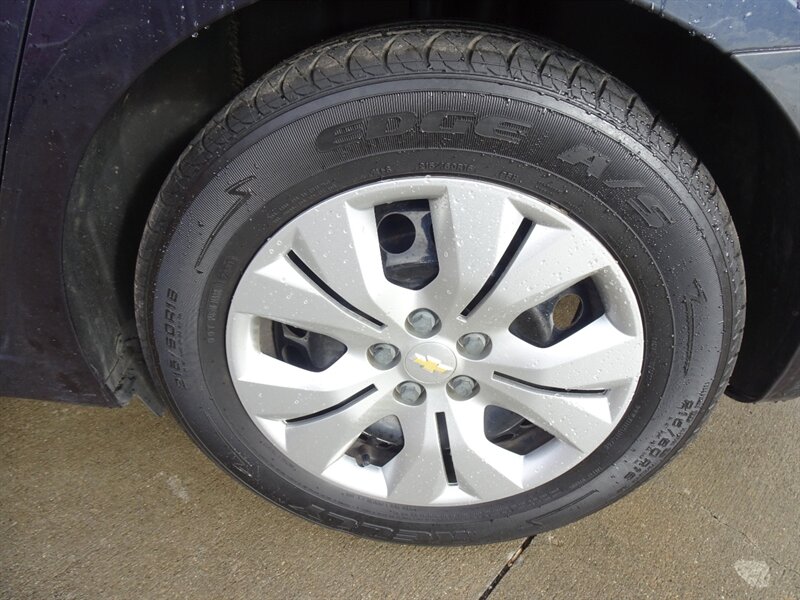 2014 Chevrolet Cruze LS Auto   - Photo 24 - Cincinnati, OH 45255