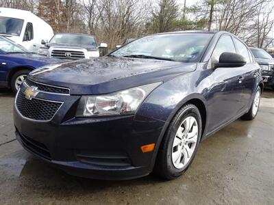 2014 Chevrolet Cruze LS Auto   - Photo 3 - Cincinnati, OH 45255