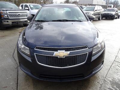 2014 Chevrolet Cruze LS Auto   - Photo 2 - Cincinnati, OH 45255