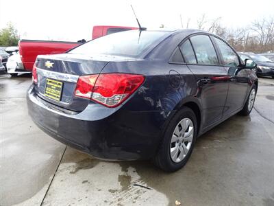 2014 Chevrolet Cruze LS Auto   - Photo 6 - Cincinnati, OH 45255