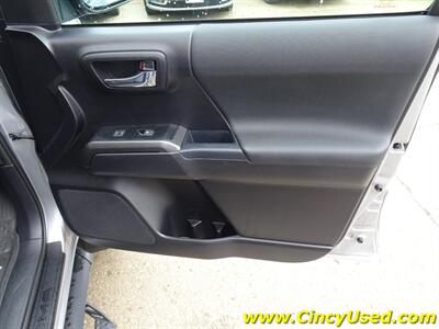 2020 Toyota Tacoma TRD Sport - Photo 35 - Cincinnati, OH 45255