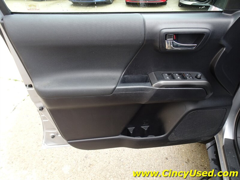 2020 Toyota Tacoma TRD Sport - Photo 34 - Cincinnati, OH 45255
