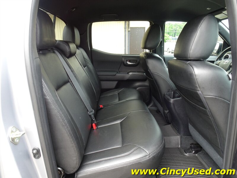 2020 Toyota Tacoma TRD Sport - Photo 15 - Cincinnati, OH 45255