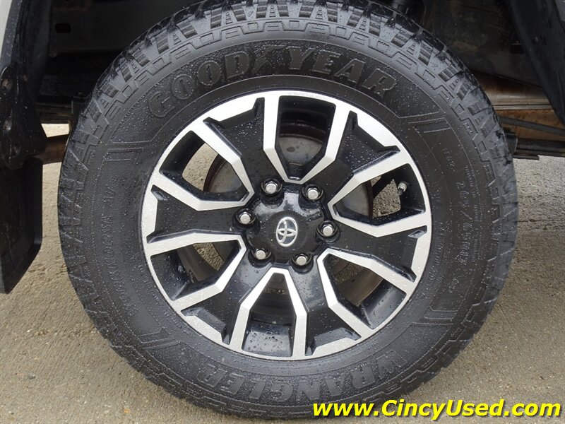 2020 Toyota Tacoma TRD Sport - Photo 38 - Cincinnati, OH 45255