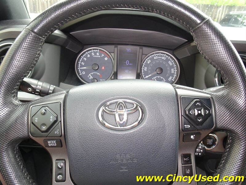 2020 Toyota Tacoma TRD Sport - Photo 23 - Cincinnati, OH 45255