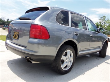 2004 Porsche Cayenne S   - Photo 13 - Cincinnati, OH 45255