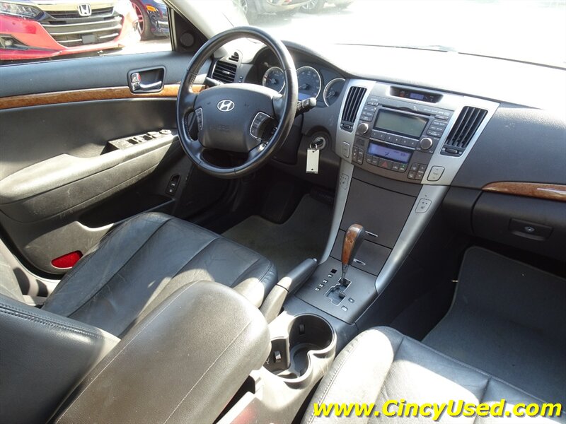 2009 Hyundai Sonata SE V6 - Photo 13 - Cincinnati, OH 45255