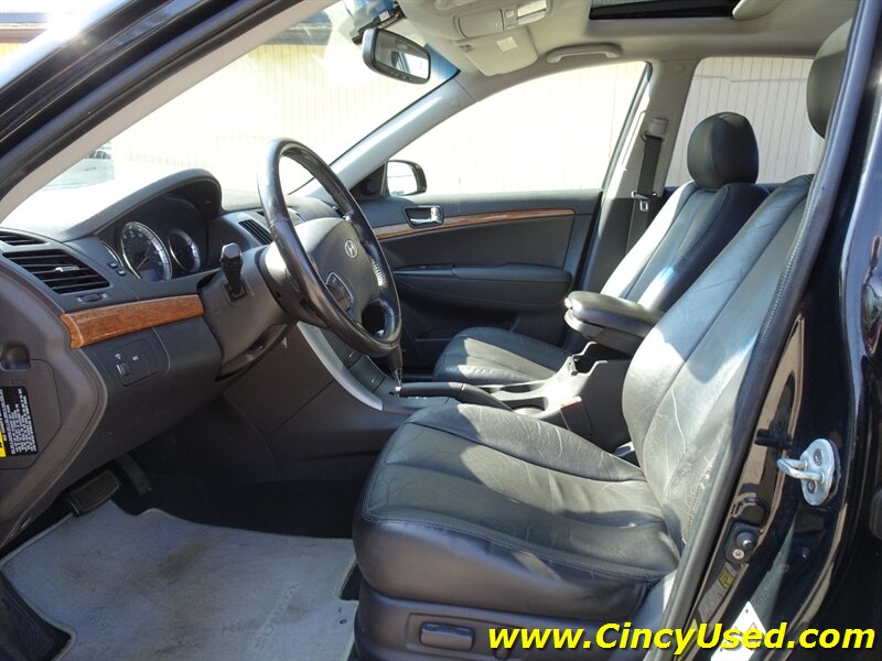 2009 Hyundai Sonata SE V6 - Photo 10 - Cincinnati, OH 45255