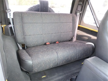 2001 Jeep Wrangler Sport   - Photo 9 - Cincinnati, OH 45255