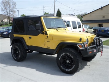 2001 Jeep Wrangler Sport   - Photo 1 - Cincinnati, OH 45255