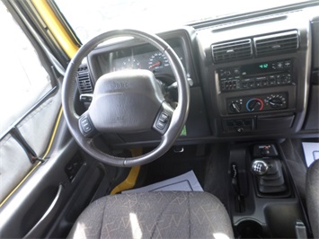 2001 Jeep Wrangler Sport   - Photo 7 - Cincinnati, OH 45255