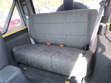 2001 Jeep Wrangler Sport   - Photo 15 - Cincinnati, OH 45255