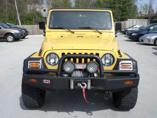 2001 Jeep Wrangler Sport   - Photo 2 - Cincinnati, OH 45255