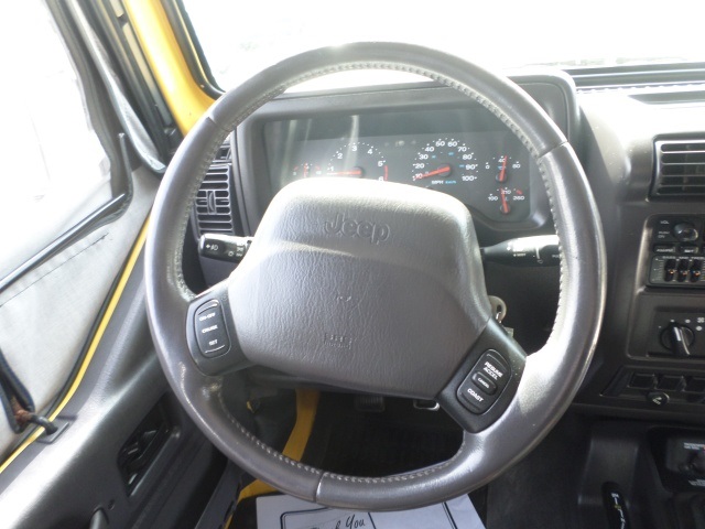 2001 Jeep Wrangler Sport   - Photo 18 - Cincinnati, OH 45255