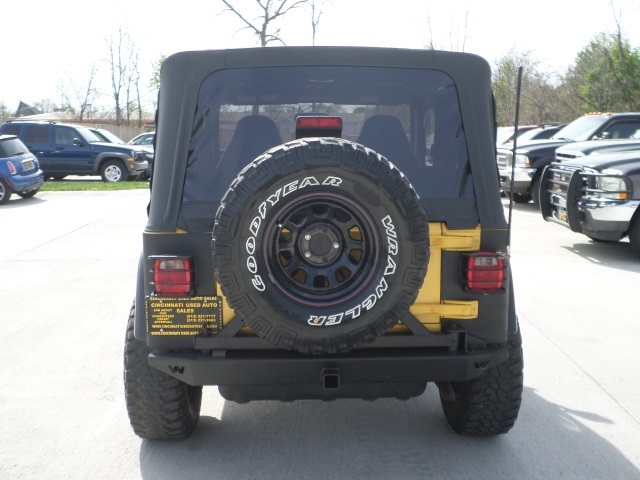2001 Jeep Wrangler Sport   - Photo 5 - Cincinnati, OH 45255