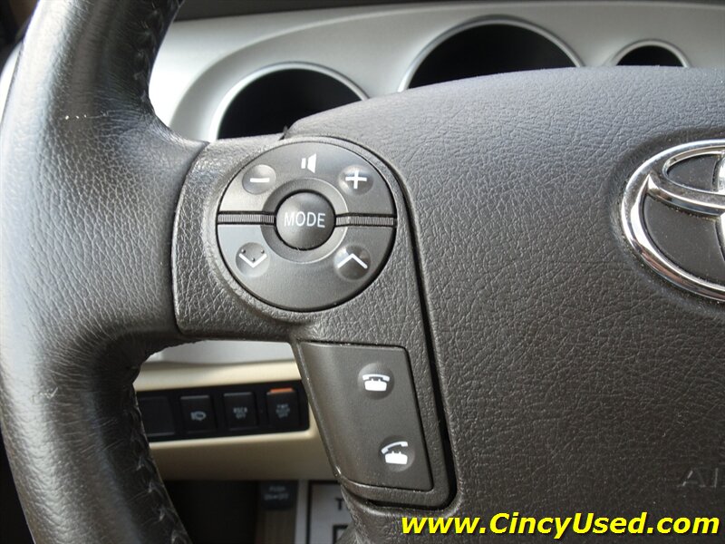 2008 Toyota Sequoia Limited   - Photo 21 - Cincinnati, OH 45255