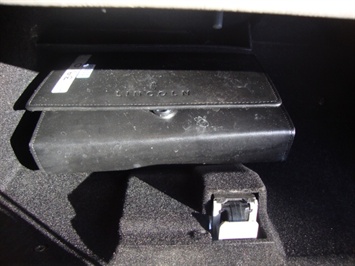 2002 Lincoln Continental   - Photo 28 - Cincinnati, OH 45255