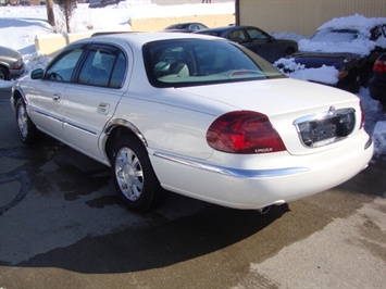 2002 Lincoln Continental   - Photo 4 - Cincinnati, OH 45255