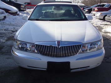 2002 Lincoln Continental   - Photo 2 - Cincinnati, OH 45255