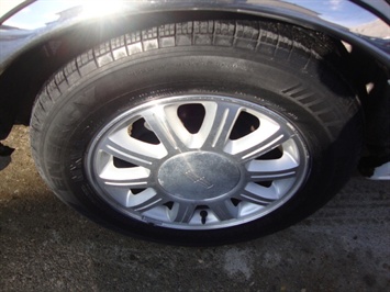 2002 Lincoln Continental   - Photo 33 - Cincinnati, OH 45255