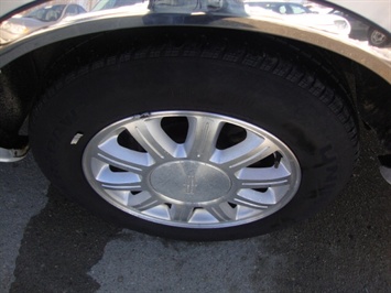 2002 Lincoln Continental   - Photo 32 - Cincinnati, OH 45255