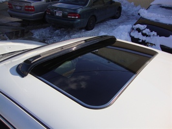 2002 Lincoln Continental   - Photo 12 - Cincinnati, OH 45255